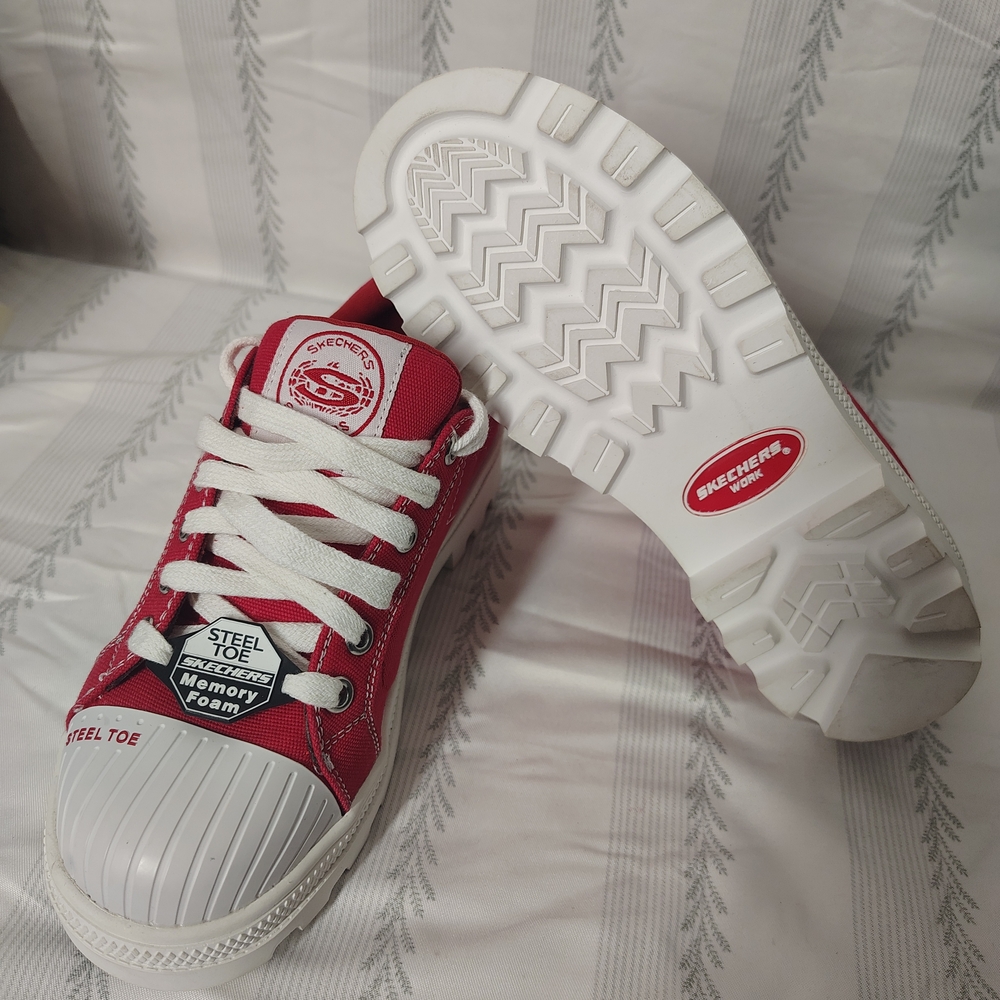 NWT-  Womens STEEL TOE Skechers Red and White with Air Cooled Memory Foam Size 5